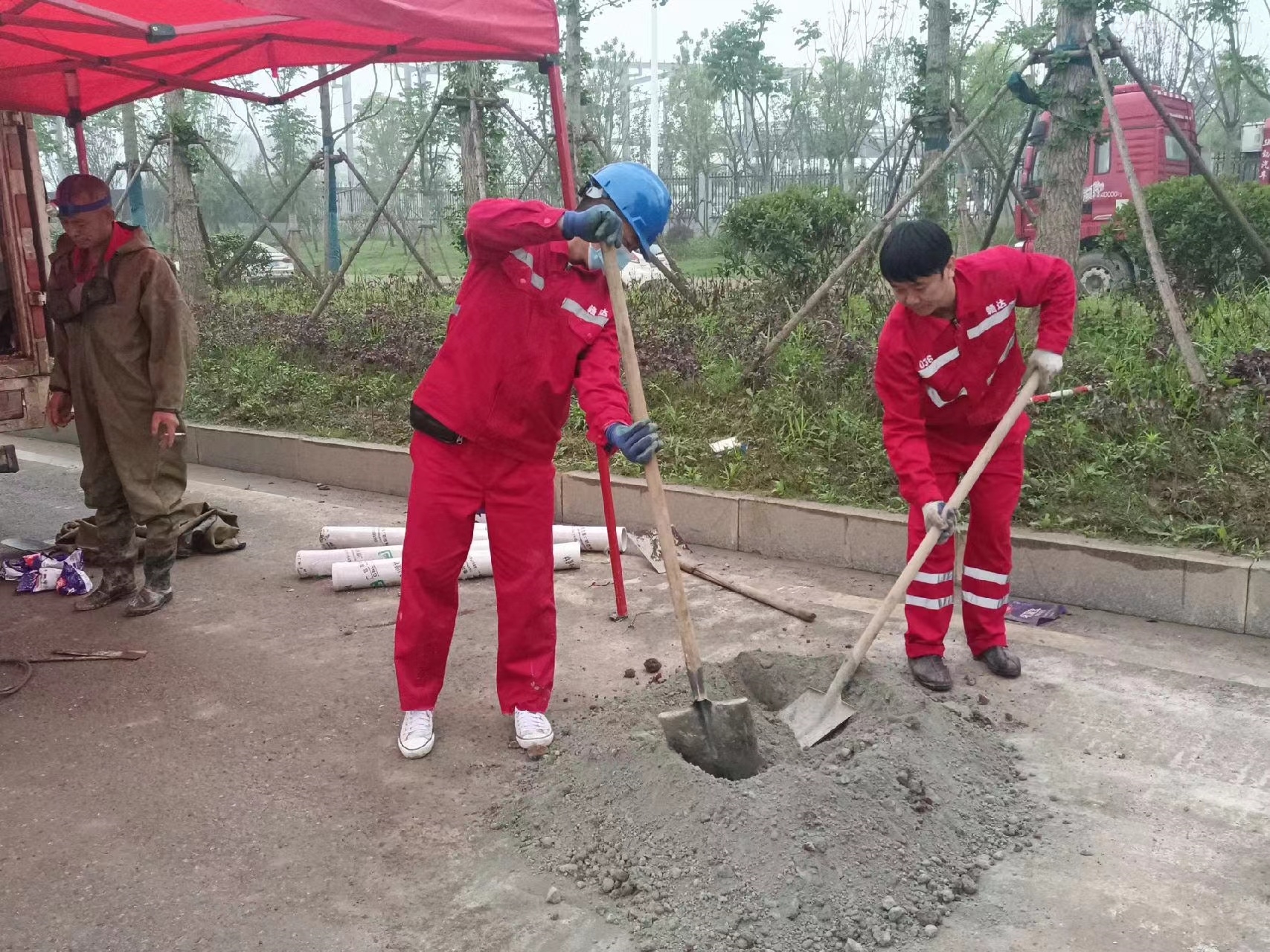 新丰管道疏通哪家好】及时进行市政管道清淤